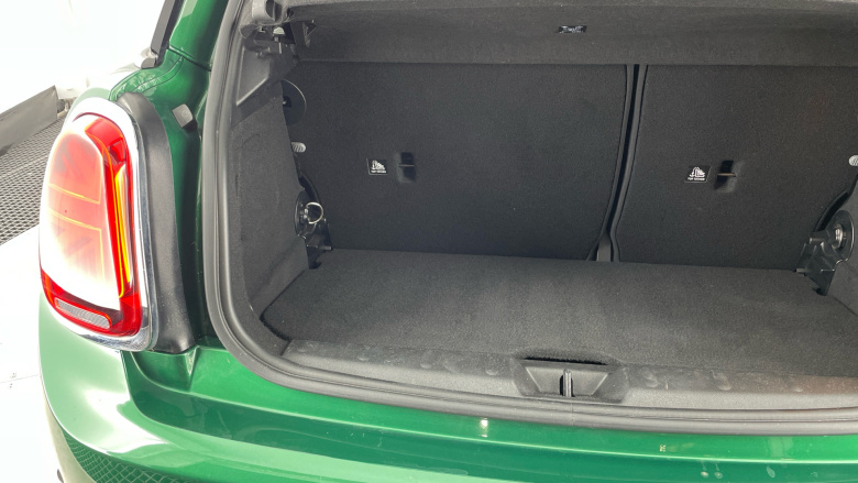 MINI Hatchback 135kW Cooper S Level 2 33kWh 3dr Auto Electric Hatchback